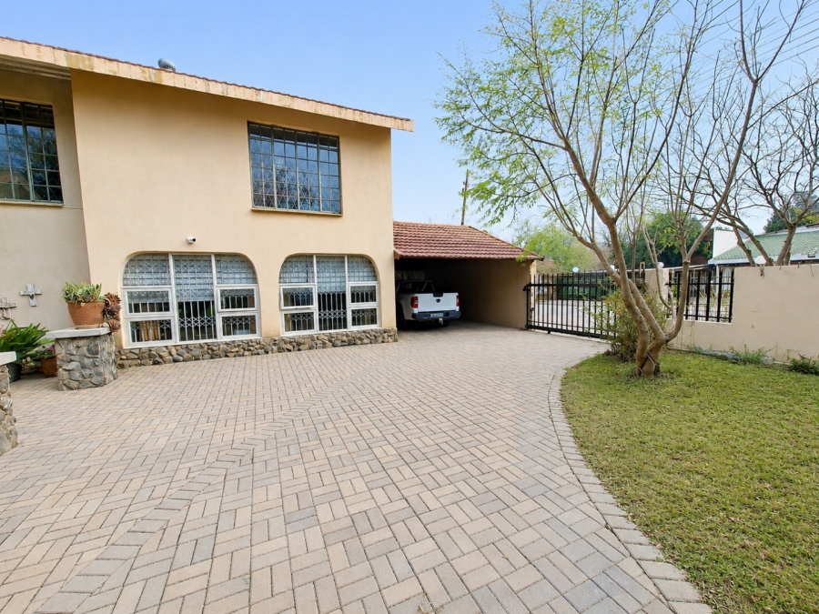 6 Bedroom Property for Sale in Delareyville North West